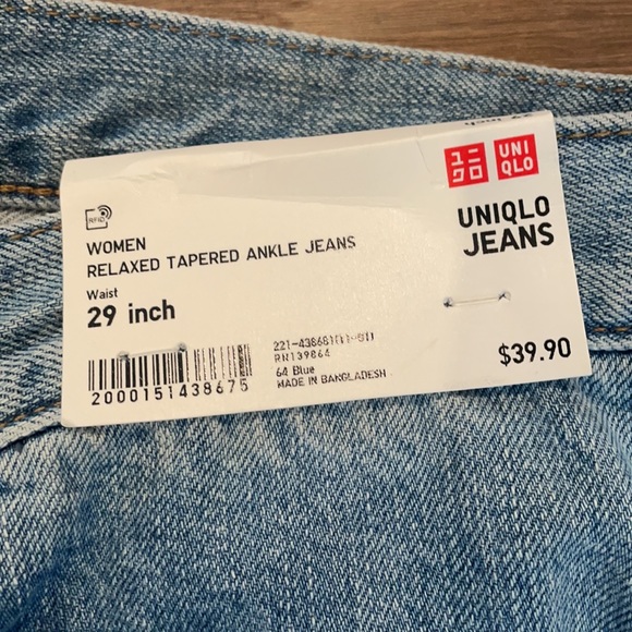 UNIQLO Relaxed Tapered Ankle Jeans - Picture 4 of 5
